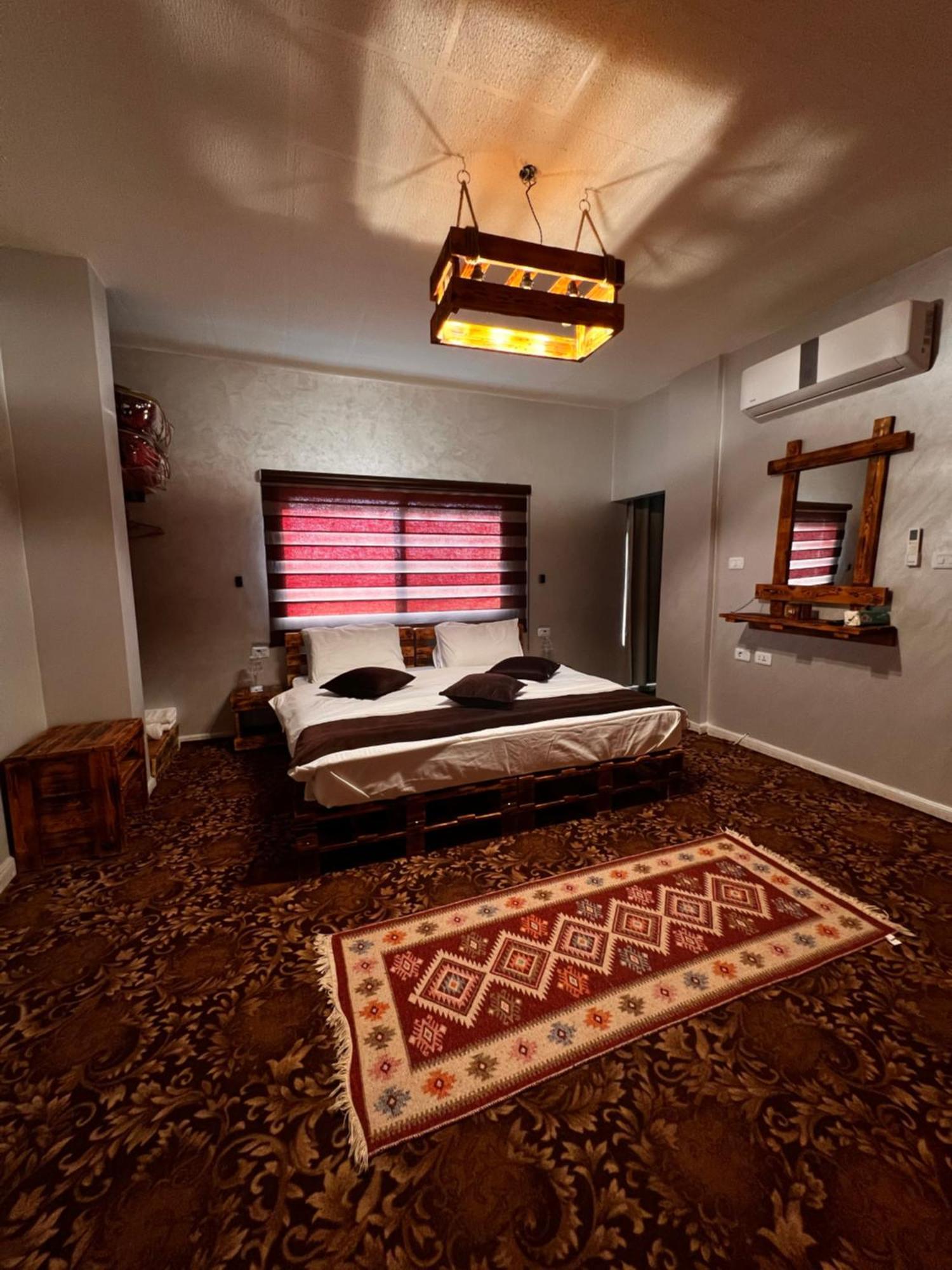 דירות וואדי מוסא Petra Wooden House מראה חיצוני תמונה